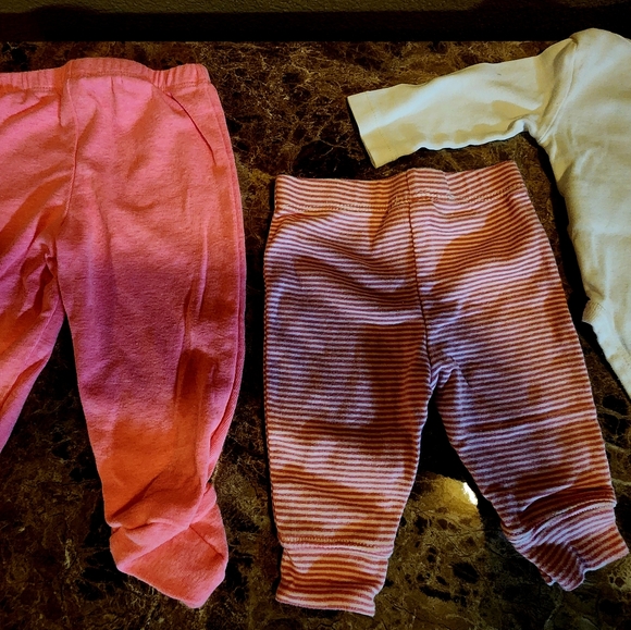 Carter's  Baby Girl 4Piece RANDOM Onesie & Pants For 3 Months - Picture 4 of 8